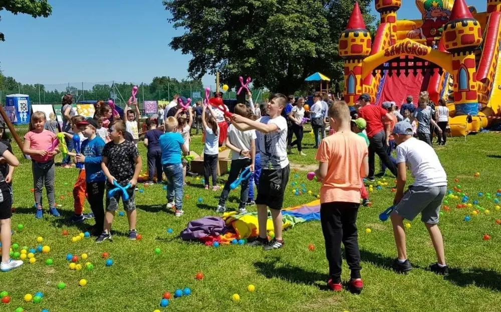 Konkursy dla dzieci i rodziców na festynie – jak wygrać i dobrze się bawić?