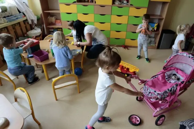 Czy posyłać dziecko do przedszkola ze szkarlatyną? Objawy i ryzyko zarażenia